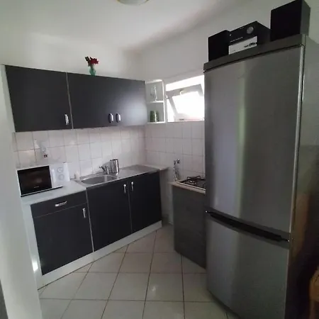 펜션 Greta Apartman